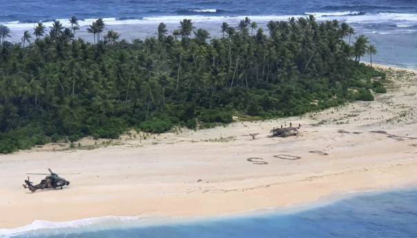 Spašeni sa malog ostrva na Pacifiku nakon što su napisali SOS u pijesku