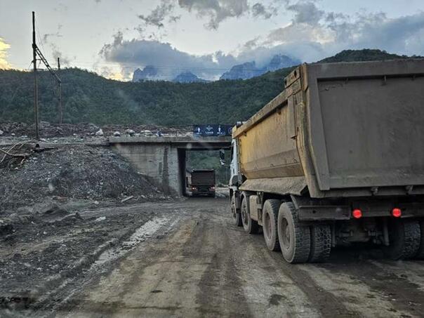 Spasilački timovi i dalje pretražuju ugrožena područja u Jablanici i Konjicu