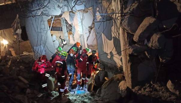 Spasioci iz BiH, zajedno s turskim kolegama, spasili čovjeka u Antakyi