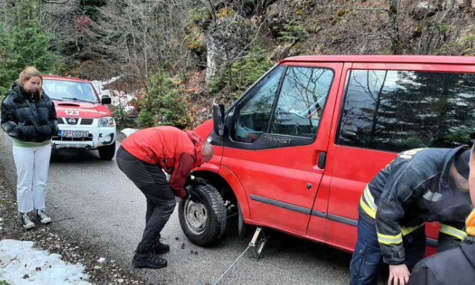 Spasioci sa Žabljaka evakuisali 18 zarobljenih turista