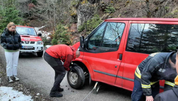 Spasioci sa Žabljaka evakuisali 18 zarobljenih turista