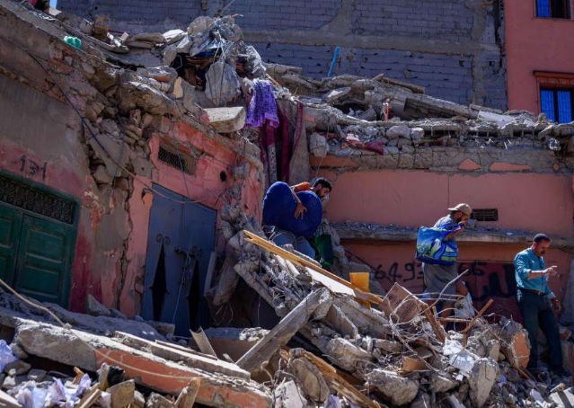 Spasioci u Maroku u utrci sa vremenom u potrazi za preživjelima