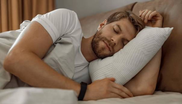 Spavanje tokom dana je korisno za mozak