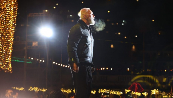 Spektakl u Budvi: Sjajna atmosfera na koncertu Dine Merlina