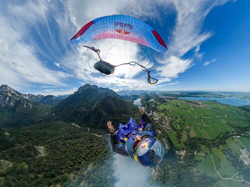 Spektakularni let pored zamka Neuschwanstein brzinom od 200 km/h