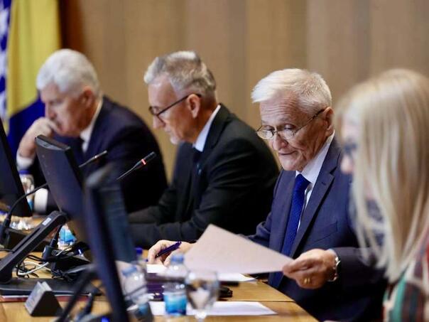Špirić teroriše Dom naroda: Držite institucije u paralizi!