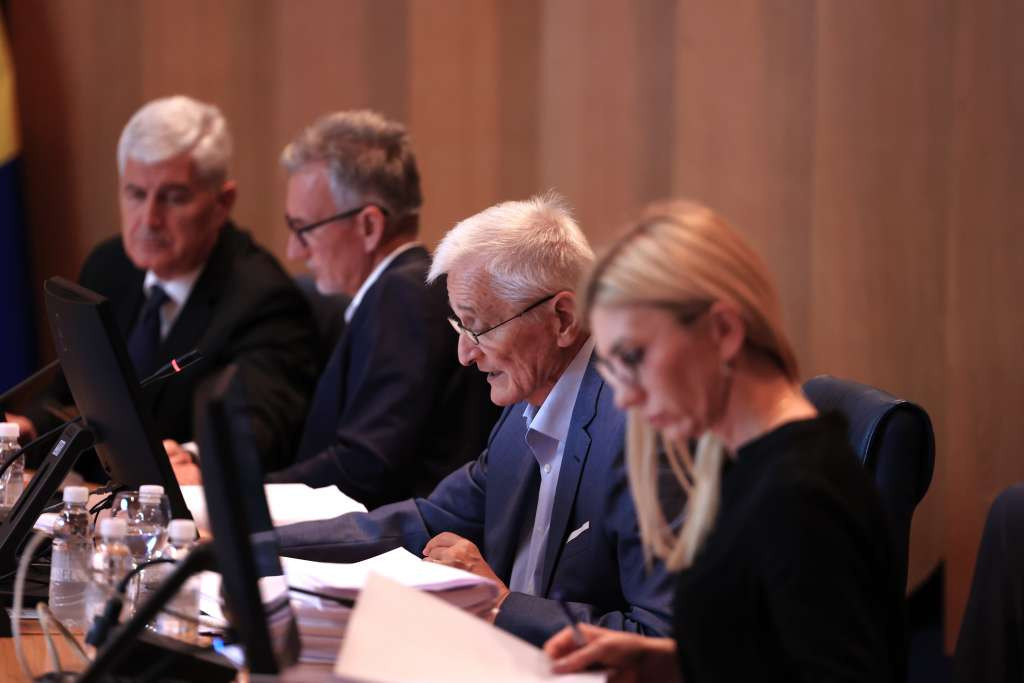 Špirić upozorio delegate: Ne postoji u BiH veći i manji entitet