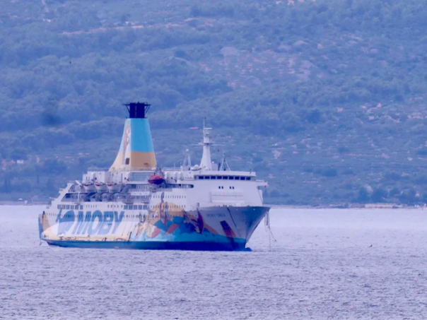 Splićani protestuju zbog broda s azbestom: "Donio je zlo da bi se neko nakrcao love"