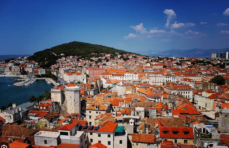 Split: Muškarac preminuo nakon intervencije policije, progutao drogu