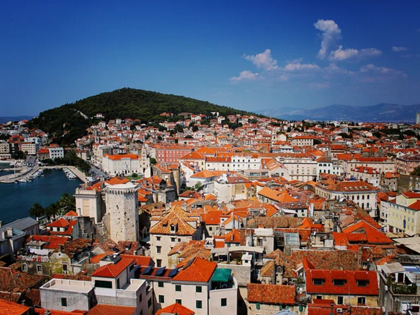 Split: Muškarac preminuo nakon intervencije policije, progutao drogu