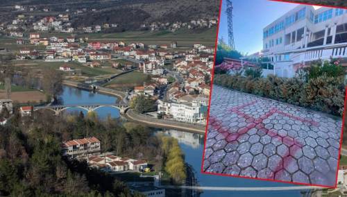 Splitska policija istražuje kukasti križ nacrtan ispred hotela sa židovskom djecom