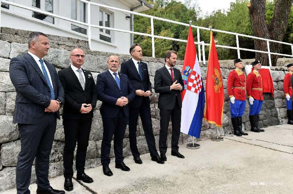 Spomen ploča u Morinju u skladu s propisima