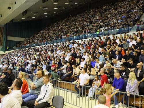 Spektakl u Skenderiji, utakmica godine za Bosnu