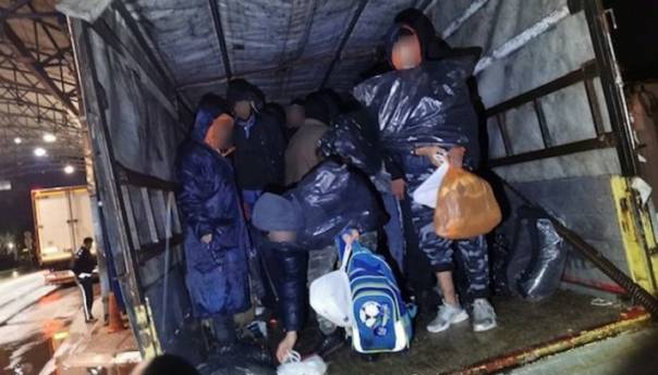Spriječeno krijumčarenje 36 migranata na području Gradiške