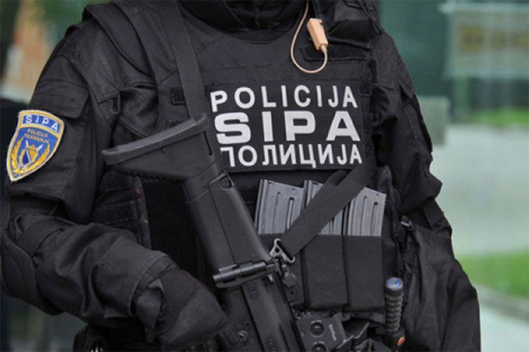 Spriječeno krijumčarenje šest migranata, dvije osobe uhapšene