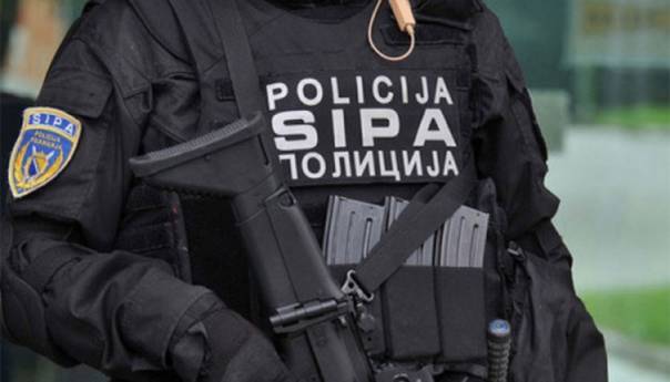 Spriječeno krijumčarenje šest migranata, dvije osobe uhapšene