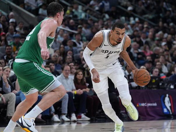 Spursi prejaki za Celticse, Garzi dobra minutaža