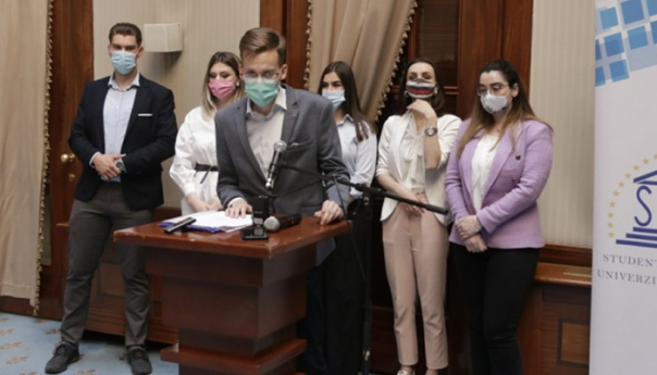 SPUS najavio masovne proteste studenata UNSA zbog školarina