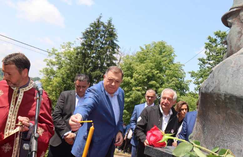 Sramno: Dodik na godišnjici smrti optuženiku za genocid i zločine