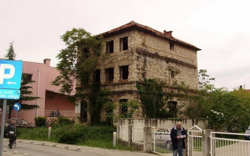 Sramota gradske vlasti: Srušena kuća Predraga Matvejevića u Mostaru