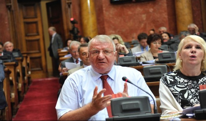 Sramota je što ratni zločinac i dalje sedi u Skupštini Srbije