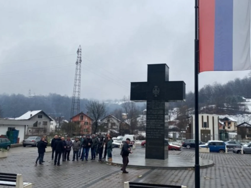 Sramotni skup podrške osuđenom Vojinu Pavloviću održan u Kravici kod Bratunca