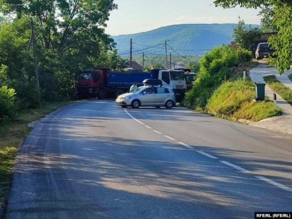 Srbi nastavili sa barikadama na sjeveru Kosova