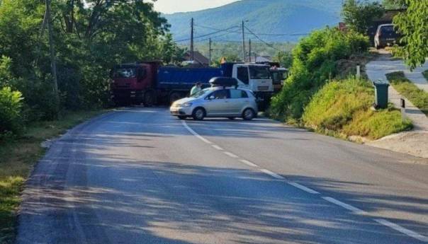 Srbi nastavili sa barikadama na sjeveru Kosova