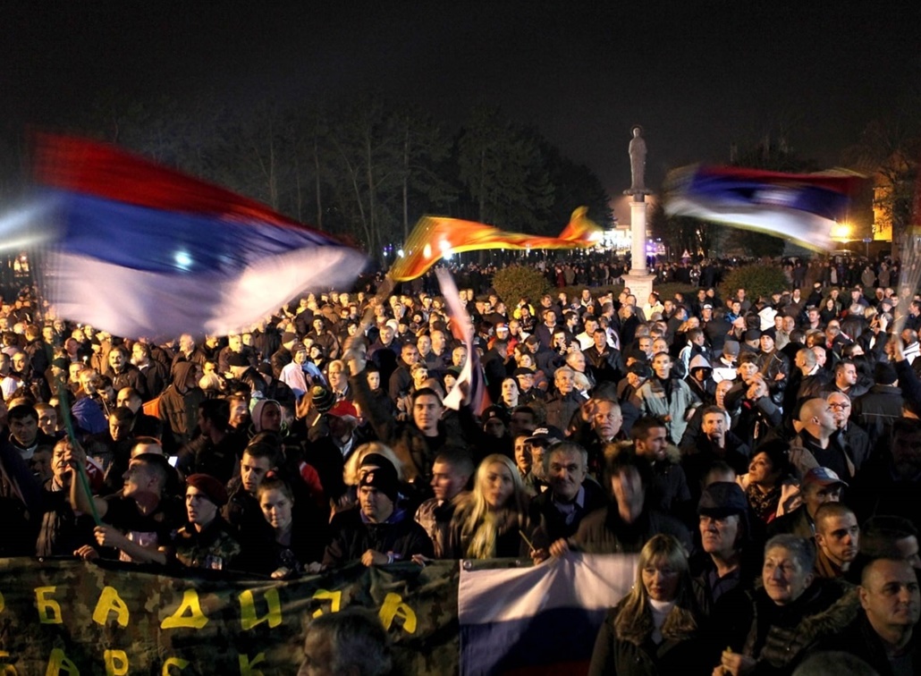 Srbi prijete Vladi Crne Gore zbog rezolucije o Srebrenici