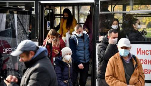 Srbija: 1.325 novozaraženih, 31 osoba preminula