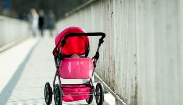 Srbija: Dadilja otela bebu i odnijela bivšem partneru, rekla da se porodila