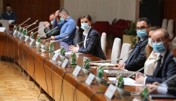Nošenje maski na otvorenom obavezno u cijeloj Srbiji