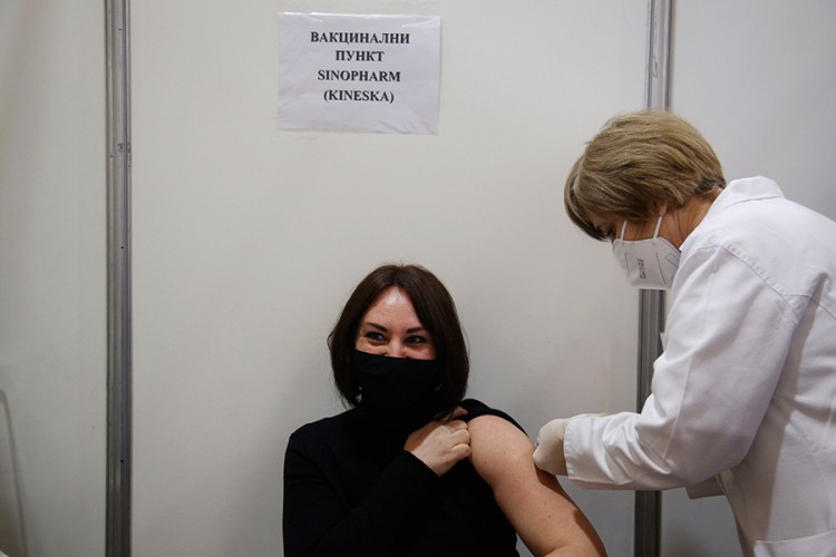 Srbija: Drugu dozu vakcine primilo 620.825 osoba