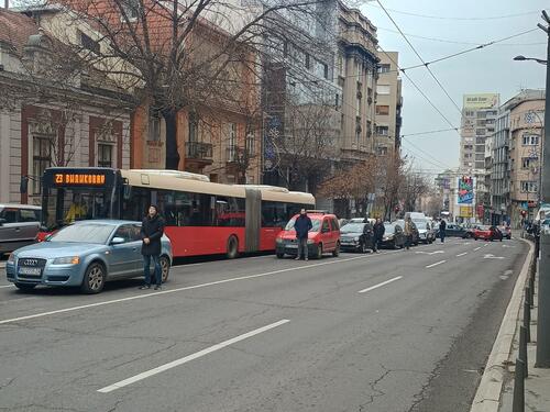 Srbija i danas stala na 15 minuta: Odata počast tragično stradalima u Novom Sadu