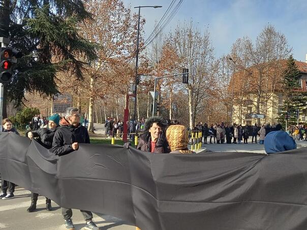 Srbija i danas stala na 15 minuta: Počast za tragično nastradale u Novom Sadu
