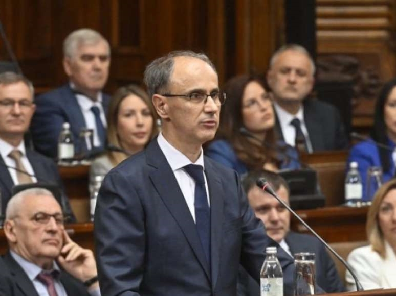 Srbija ide na vanredne izbore? Macut predložio Vučiću raspuštanje parlamenta