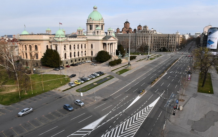 Srbija iznad 10.000 zaraženih, prvi vikend bez policijskog sata