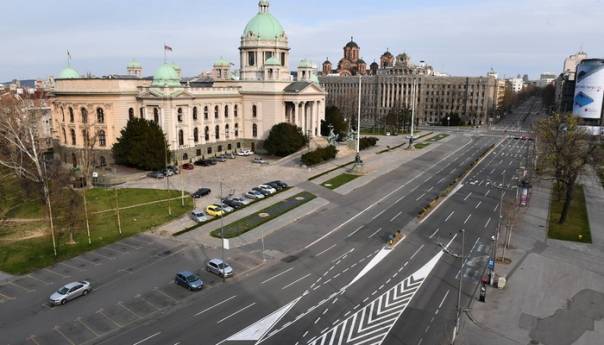 Srbija iznad 10.000 zaraženih, prvi vikend bez policijskog sata