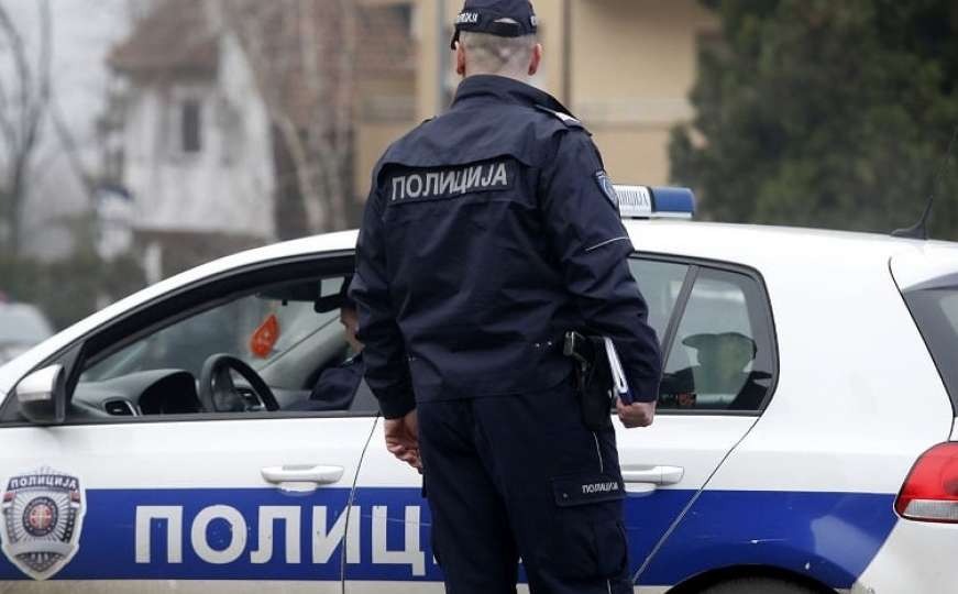 Srbija: Majka nožem izbola dijete kada su na vrata došli socijalni radnici