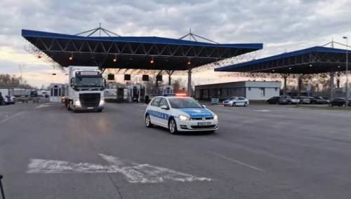 Srbija poslala kamion s prvim kontingentom pomoći u RS
