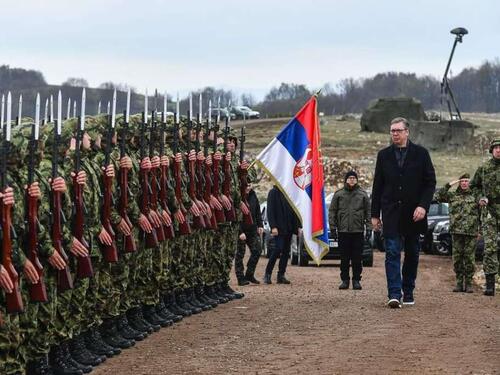 Srbija: Prvi dobrovoljci će služiti obavezni vojni rok u septembru