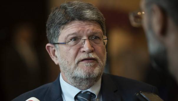Srbija se neće pomjeriti ako ne uvede sankcije Rusiji