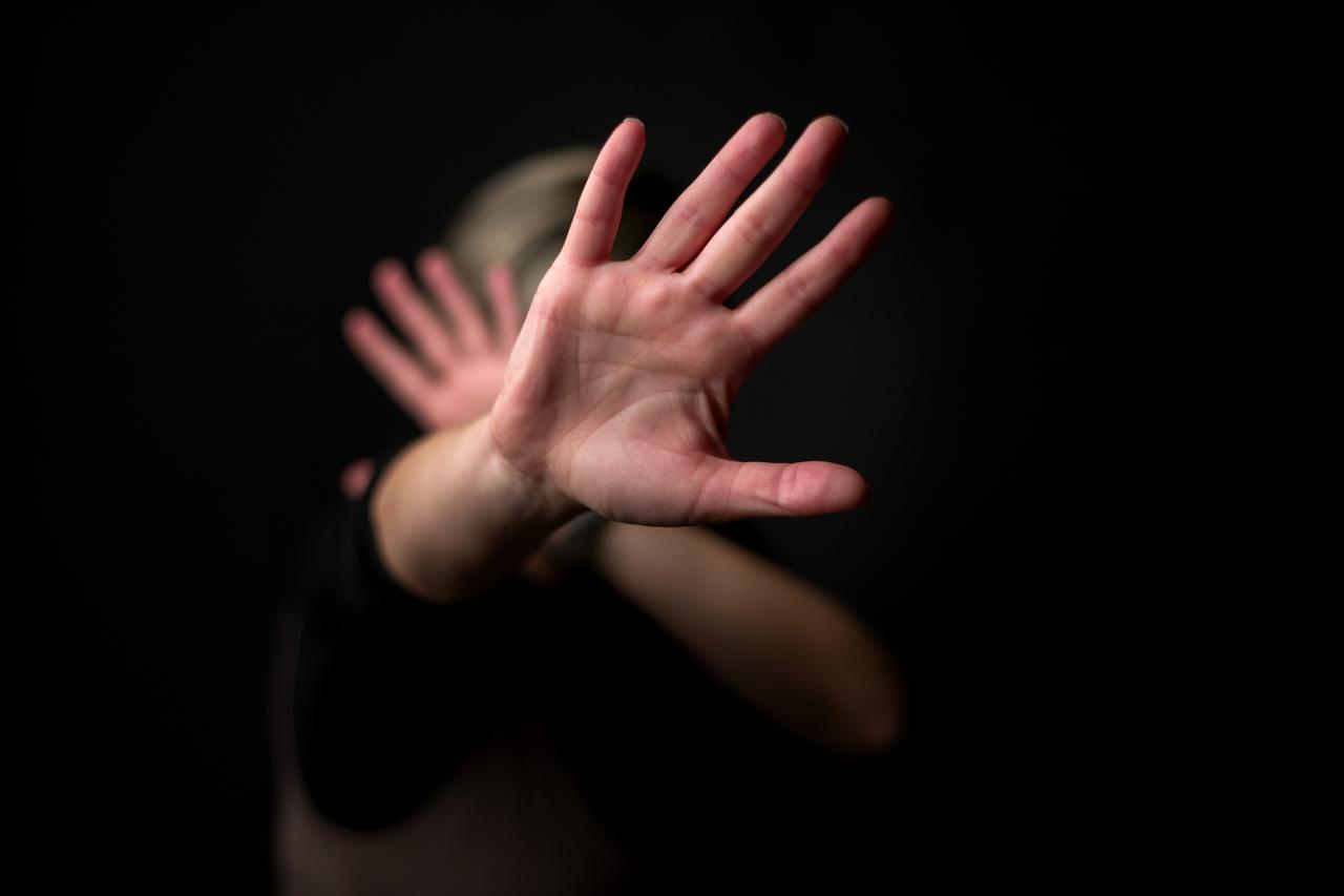 Srbija: Silovao maloljetnicu (16), d‌ječak (13) mu pomagao da je savlada