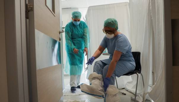 Srbija: Skoro 7.400 novooboljelih, 56 preminulih