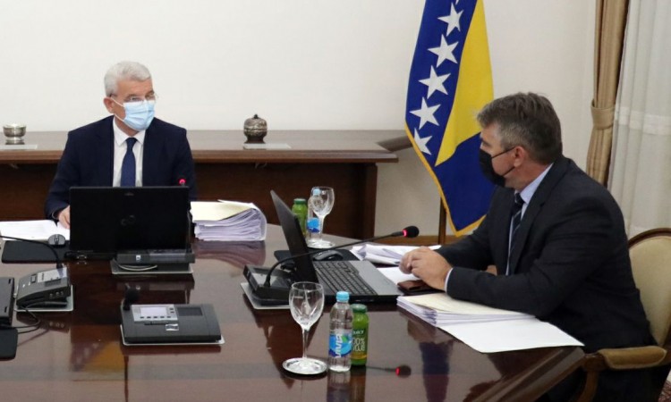 Srbija štiti optužene za genocid, sudovi evropskih država razotkrili političke motive njihovih optužnica