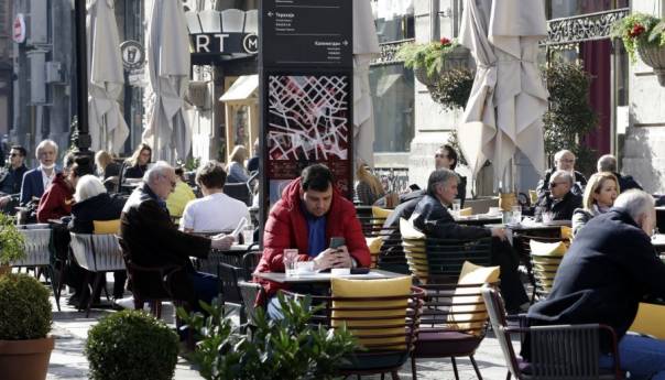 Srbija ublažava većinu mjera, ostaje obveza nošenja maski u zatvorenome