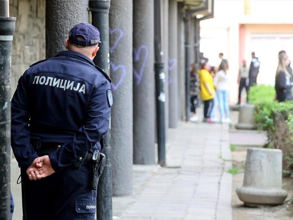 Srbija: Učenik pretukao profesora, polomio mu kosti glave