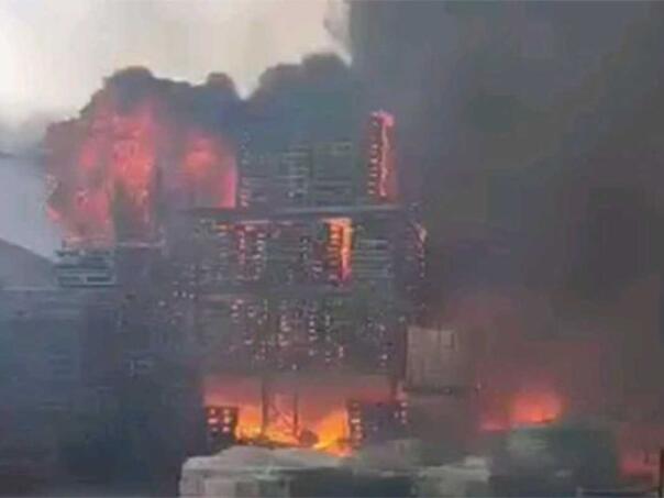 Srbija: Veliki požar u fabrici, odjekuju eksplozije