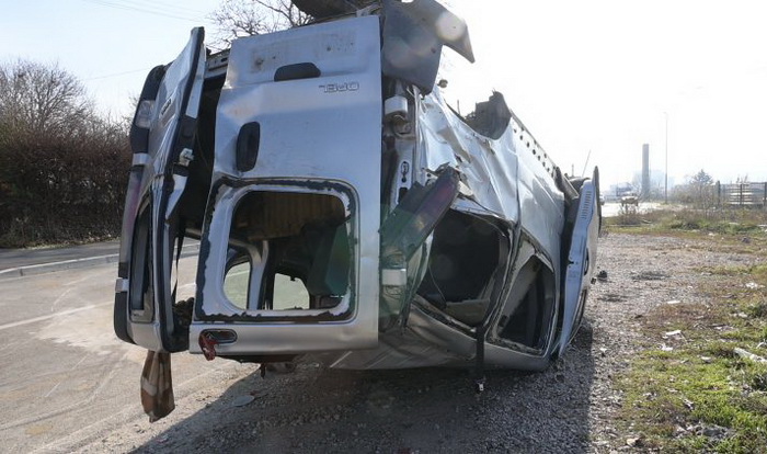 Srbija: Vozač kombija bježeći od policije uzrokovao smrt dvojice migranata