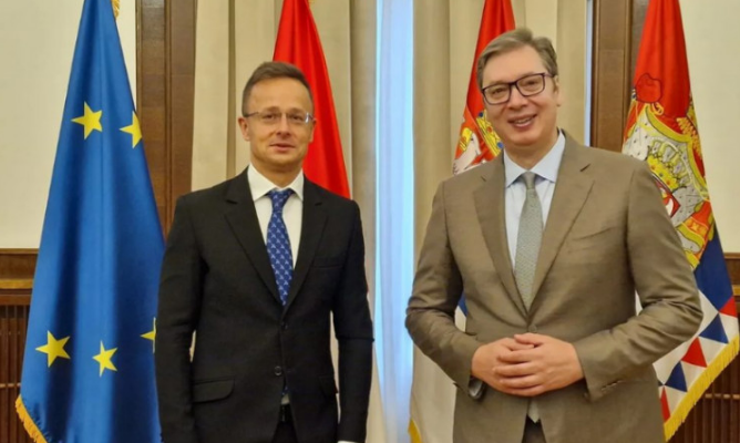 Srbija: Vučić se susreo s mađarskim ministrom Sijartom